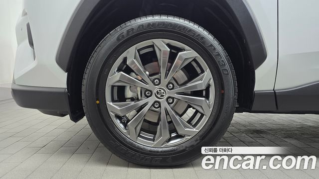 Toyota RAV4 2025 — photo 5