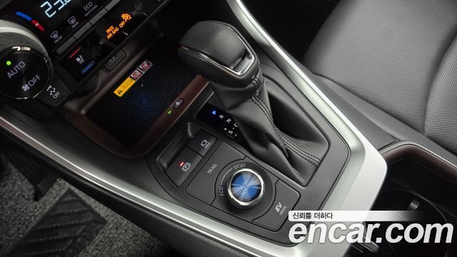 Toyota RAV4 2025 — photo 12