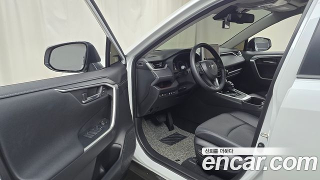 Toyota RAV4 2025 — photo 13