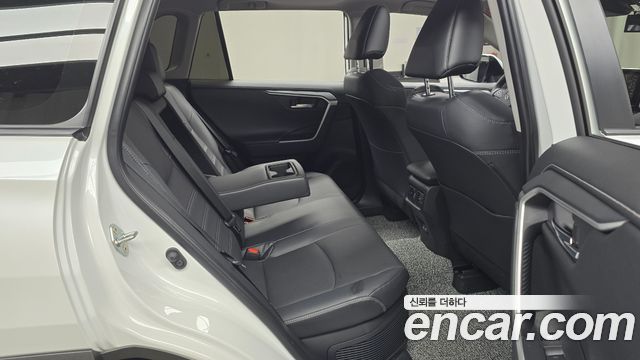 Toyota RAV4 2025 — photo 17