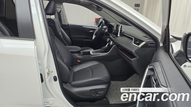 Toyota RAV4 2025 — photo 16