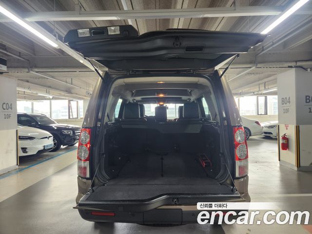 Land Rover Discovery 2011 — photo 6
