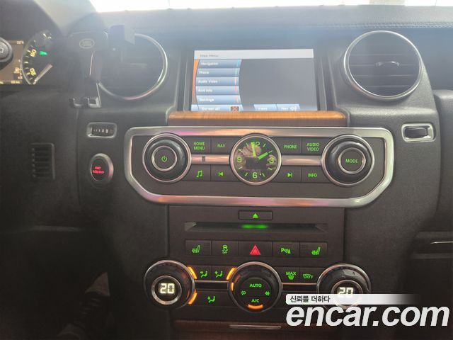 Land Rover Discovery 2011 — photo 13