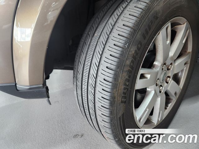Land Rover Discovery 2011 — photo 16