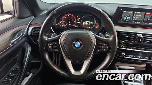 BMW 5-Series 2017 — photo 13