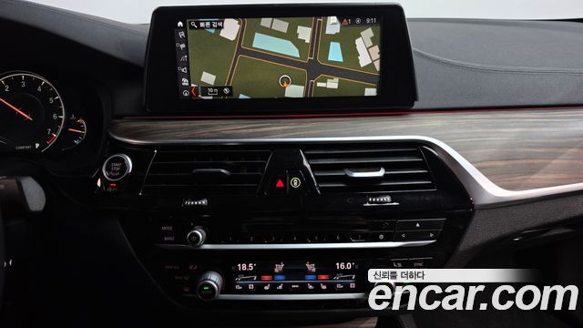 BMW 5-Series 2017 — photo 14