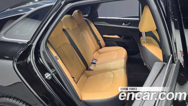 Kia K5 2023 — photo 16