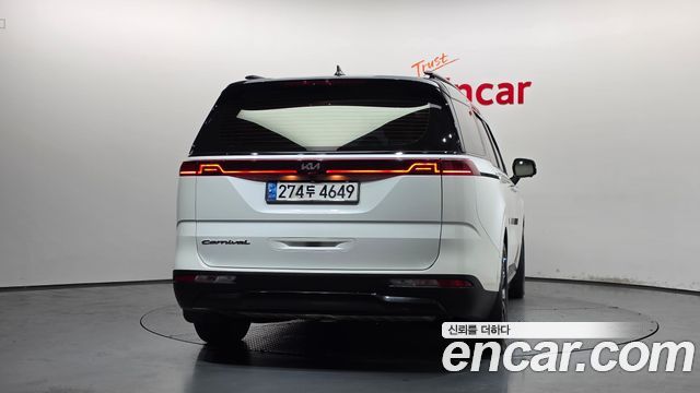 Kia Canival 2021 — photo 4