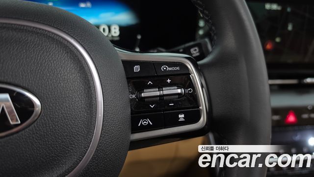 Kia Canival 2021 — photo 22
