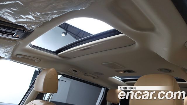 Kia Canival 2021 — photo 23