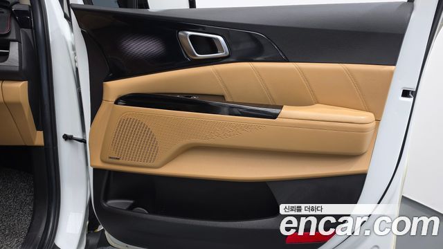 Kia Canival 2021 — photo 15