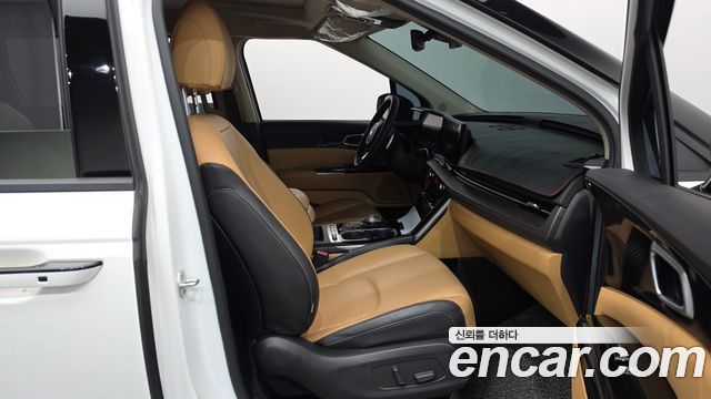 Kia Canival 2021 — photo 16