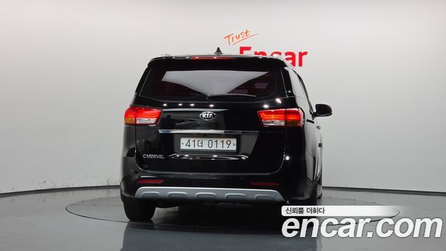 Kia Canival 2017 — photo 4