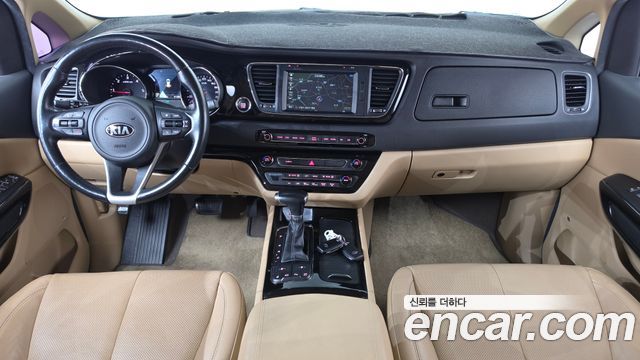 Kia Canival 2017 — photo 10