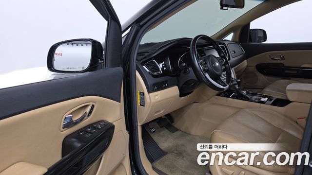 Kia Canival 2017 — photo 13
