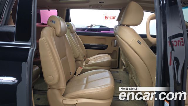 Kia Canival 2017 — photo 17