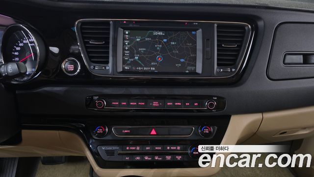 Kia Canival 2017 — photo 18