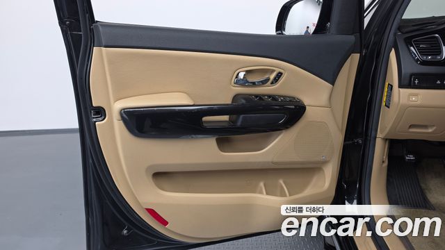 Kia Canival 2017 — photo 14