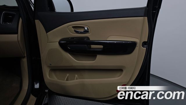 Kia Canival 2017 — photo 15