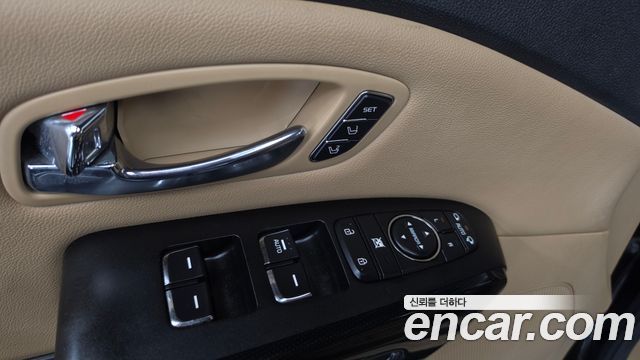 Kia Canival 2017 — photo 29