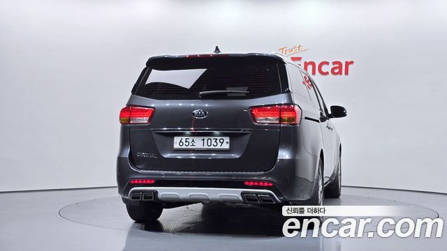 Kia Canival 2018 — photo 4