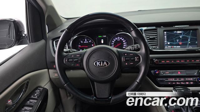 Kia Canival 2018 — photo 19