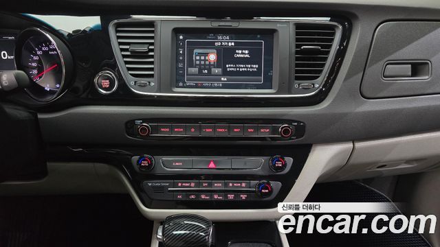 Kia Canival 2018 — photo 20