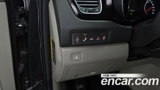 Kia Canival 2018 — photo 29