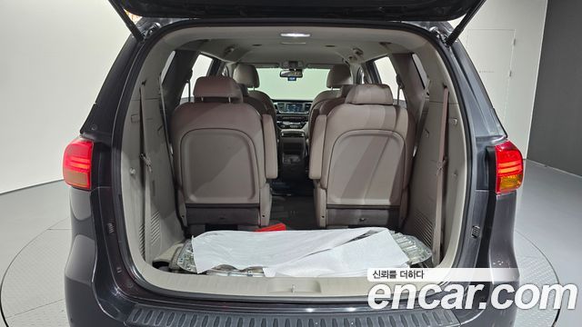Kia Canival 2018 — photo 35