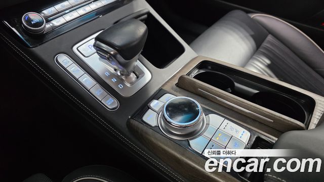 Genesis G90 2019 — photo 12