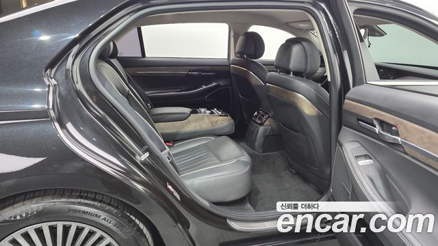 Genesis G90 2019 — photo 18