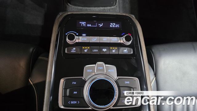 Genesis G90 2019 — photo 26