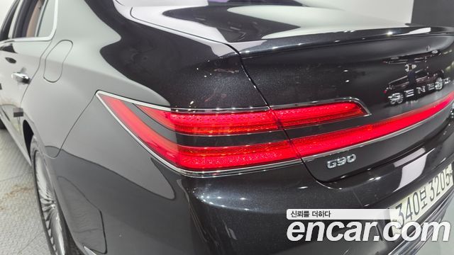 Genesis G90 2019 — photo 9