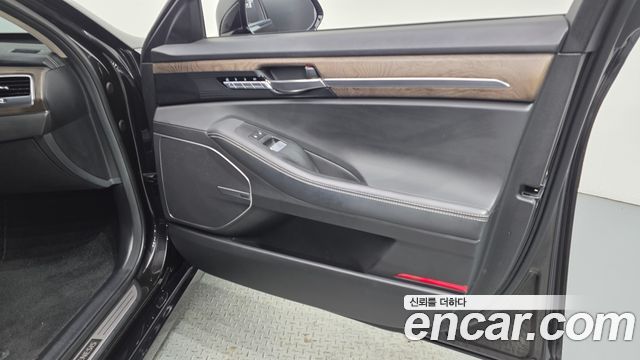 Genesis G90 2019 — photo 14