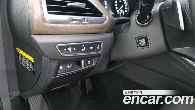 Genesis G90 2019 — photo 28