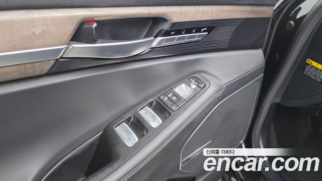 Genesis G90 2019 — photo 30