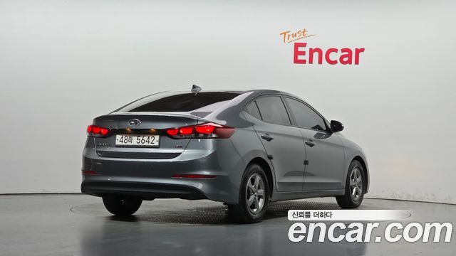 Hyundai AVANTE 2017 — photo 2