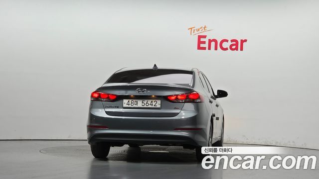 Hyundai AVANTE 2017 — photo 4