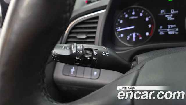 Hyundai AVANTE 2017 — photo 13