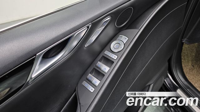 Genesis G80 2022 — photo 26