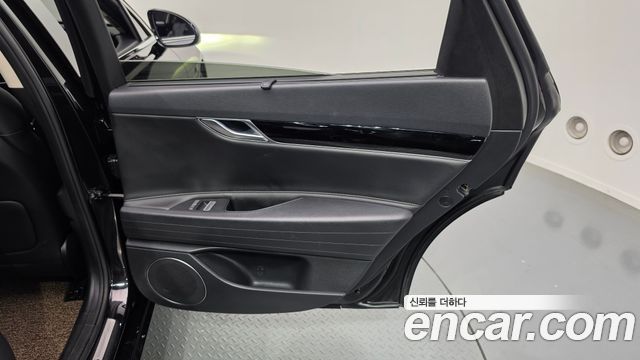 Genesis G80 2022 — photo 15