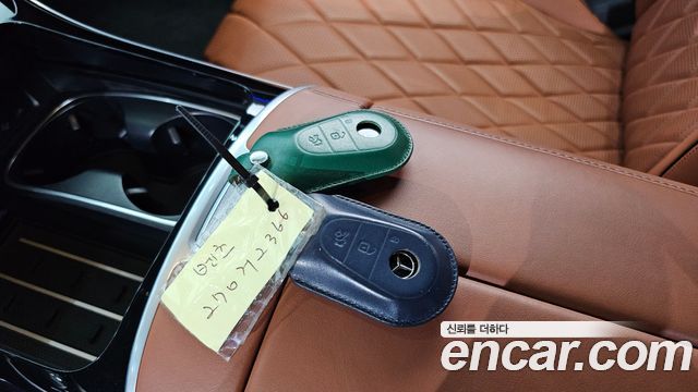 Mercedes-Benz S-Class 2021 — photo 33