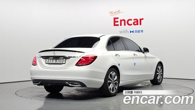 Mercedes-Benz C-Class 2018 — photo 2