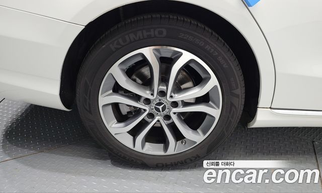 Mercedes-Benz C-Class 2018 — photo 5