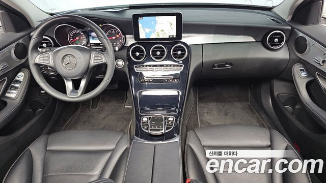 Mercedes-Benz C-Class 2018 — photo 10