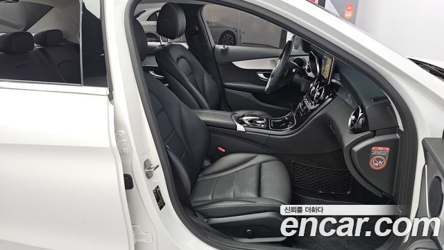 Mercedes-Benz C-Class 2018 — photo 13