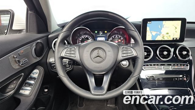 Mercedes-Benz C-Class 2018 — photo 18