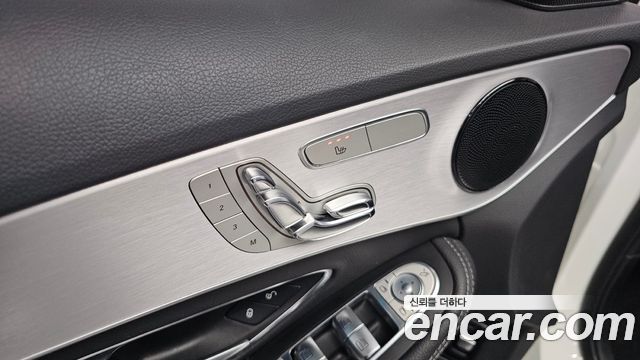 Mercedes-Benz C-Class 2018 — photo 24