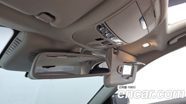Mercedes-Benz C-Class 2018 — photo 28