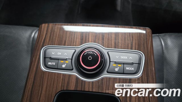 Kia K7 2016 — photo 23